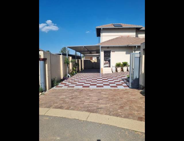 3 BEDROOM HOUSE FOR SALE IN KYA SANDS